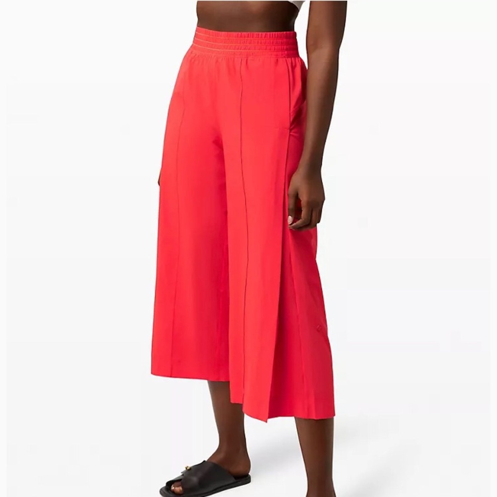 Lululemon Wanderer Culotte/Size 12/ NWOT/ Pristine